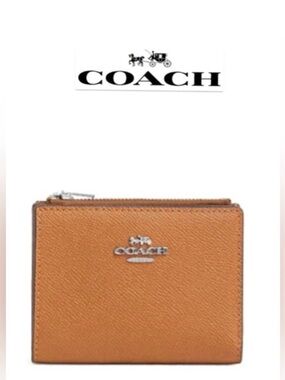 Coach Pebbled Leather Zip Card Wallet in Tan Brown